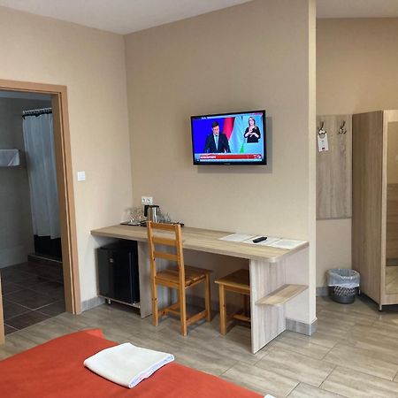 Nautilus Etterem Es Panzio Hotel Dabas Екстериор снимка