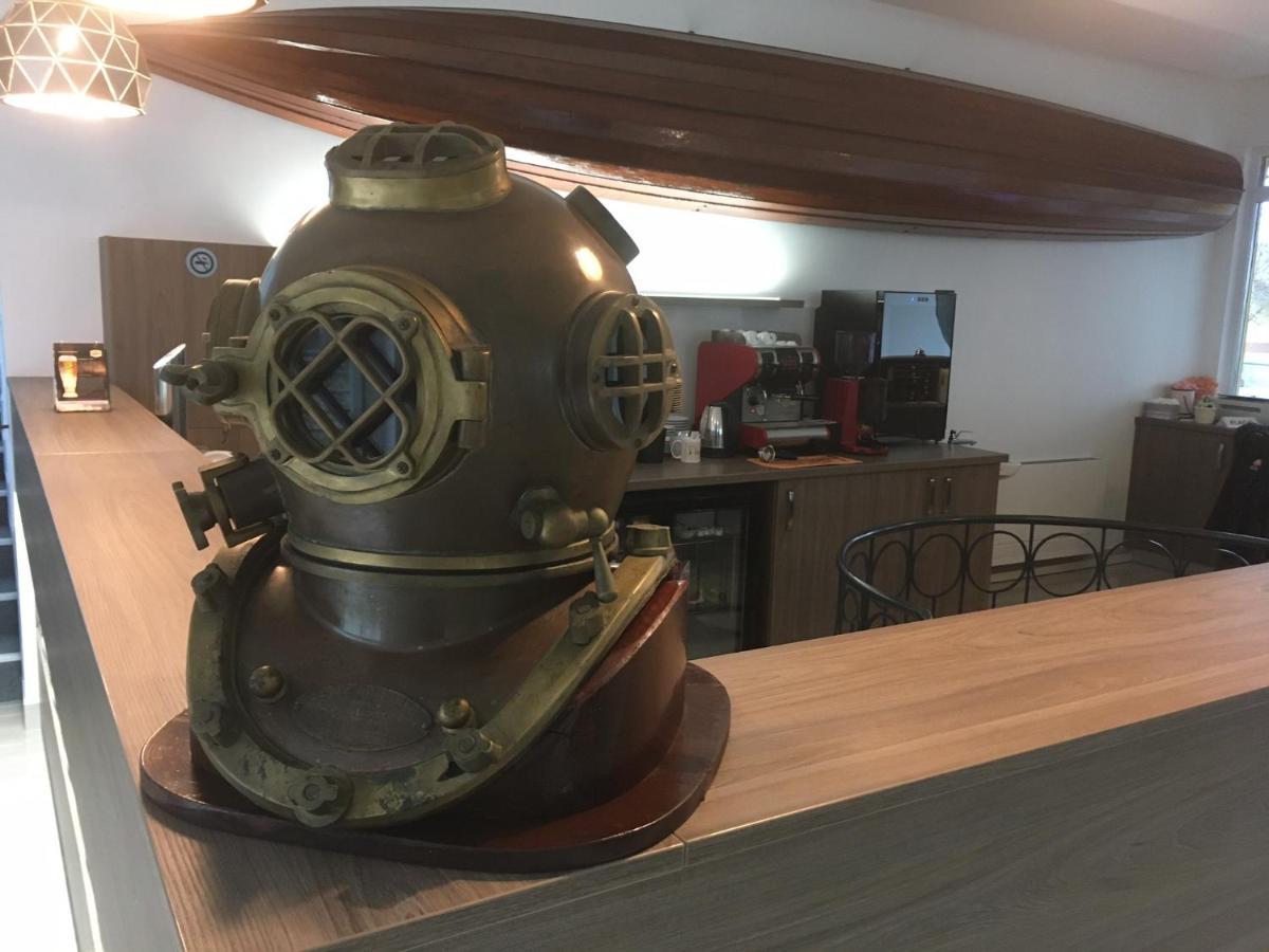 Nautilus Etterem Es Panzio Hotel Dabas Екстериор снимка