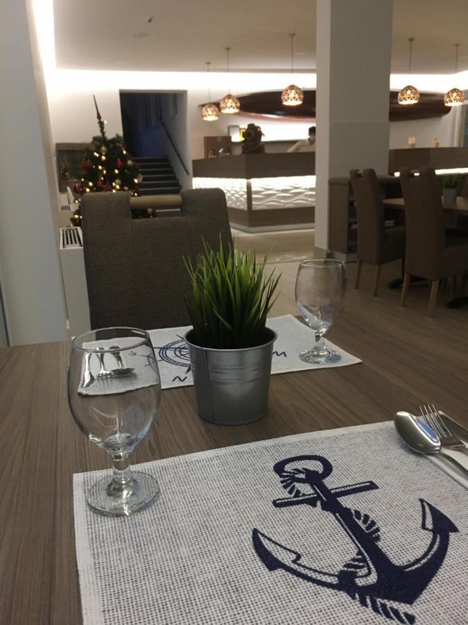 Nautilus Etterem Es Panzio Hotel Dabas Екстериор снимка