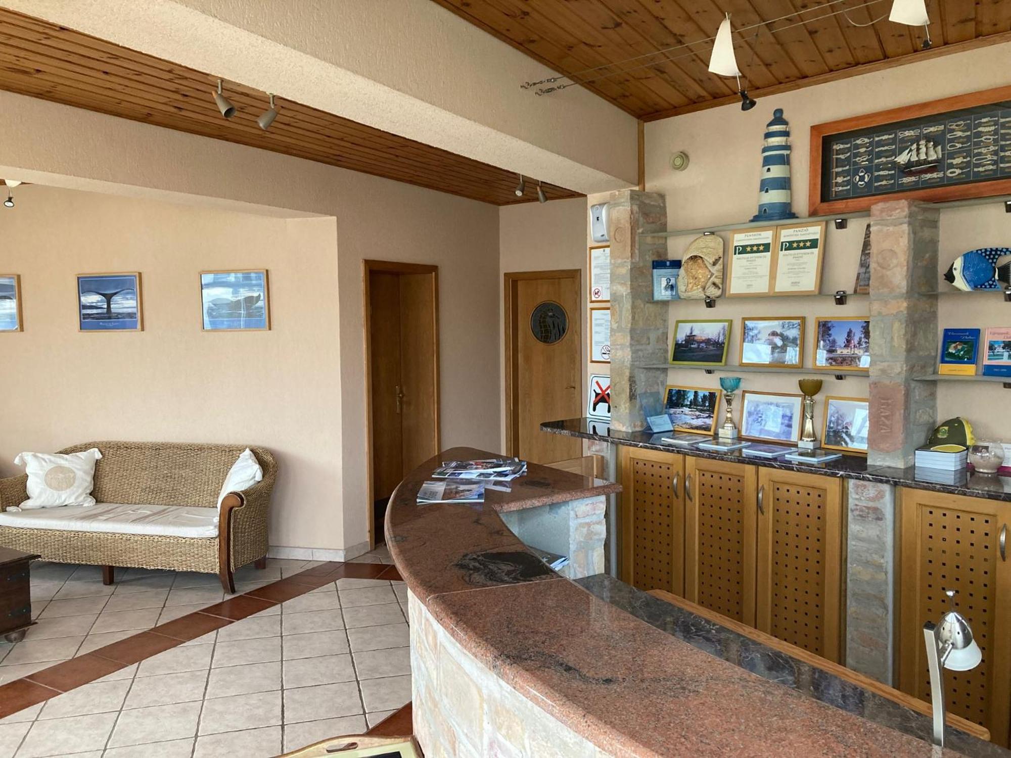 Nautilus Etterem Es Panzio Hotel Dabas Екстериор снимка